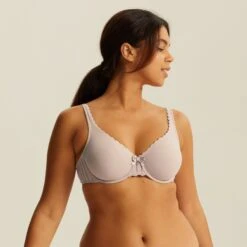 Soutien-gorge Emboîtant Avec Armatures Beige Noisette Stockholm 4 Soutien-gorge Emboîtant Avec Armatures Beige Noisette Stockholm -Bestform Lingerie Soldes BL44446 042 WEB 1 604699ea b6cf 4e32 b234 24b9d2b51f9f