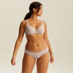 Soutien-gorge Emboîtant Avec Armatures Beige Noisette Stockholm 6 Soutien-gorge Emboîtant Avec Armatures Beige Noisette Stockholm -Bestform Lingerie Soldes BL44446 042 WEB 3 8aa5b7bb 2e1b 45fb ba92 54cd16db0ff6