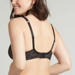 Soutien-gorge Emboîtant Avec Armatures Noir Just Me 4 Soutien-gorge Emboîtant Avec Armatures Noir Just Me -Bestform Lingerie Soldes BL44492 030 WEB 22 6b1e81c5 b6a2 4665 bd08 ece09cd03153